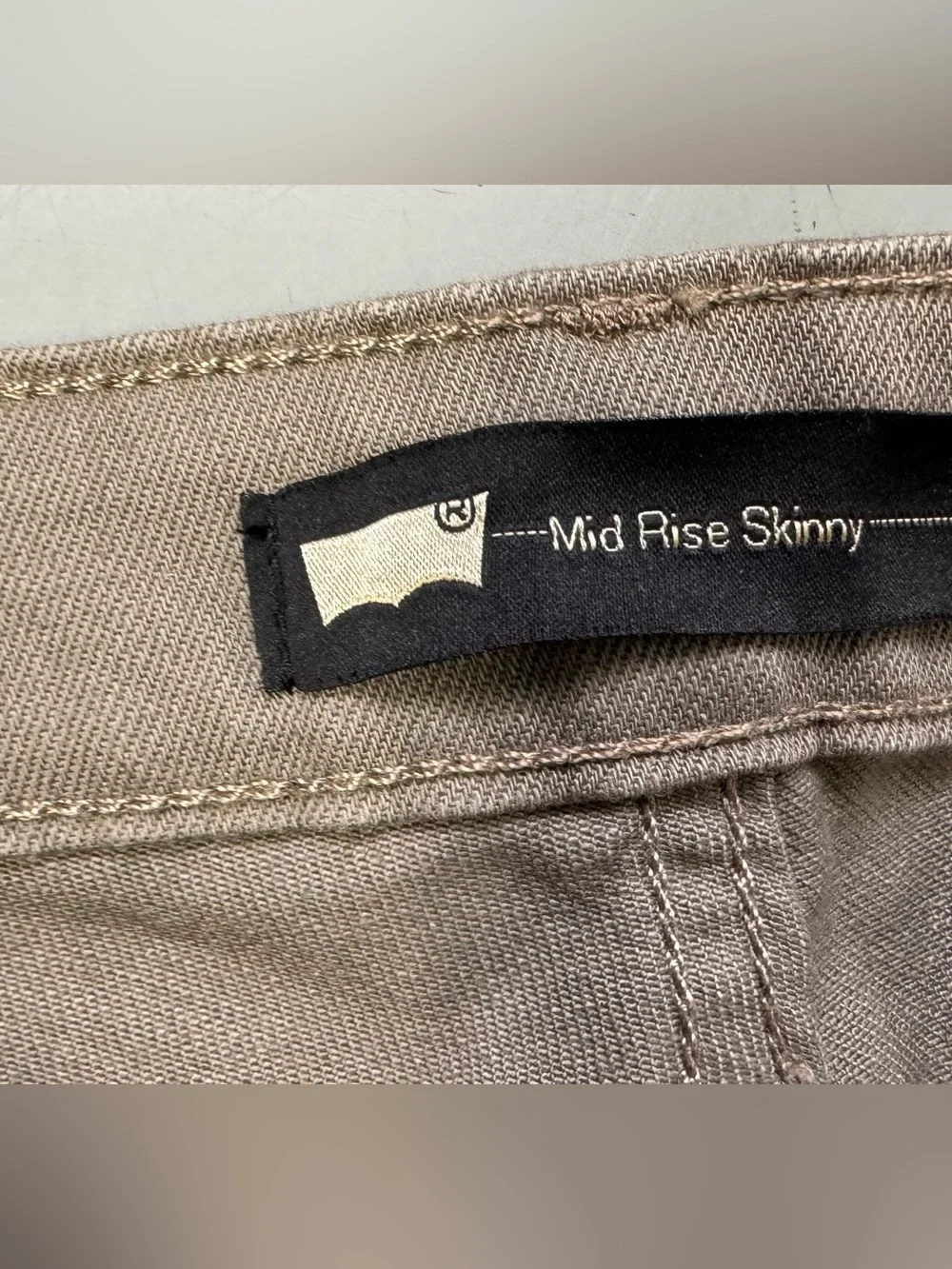 Levi's Women’s Mid rise Skinny Trousers in Khaki Brown Denim Jeans size 12 - Picture 2 of 6